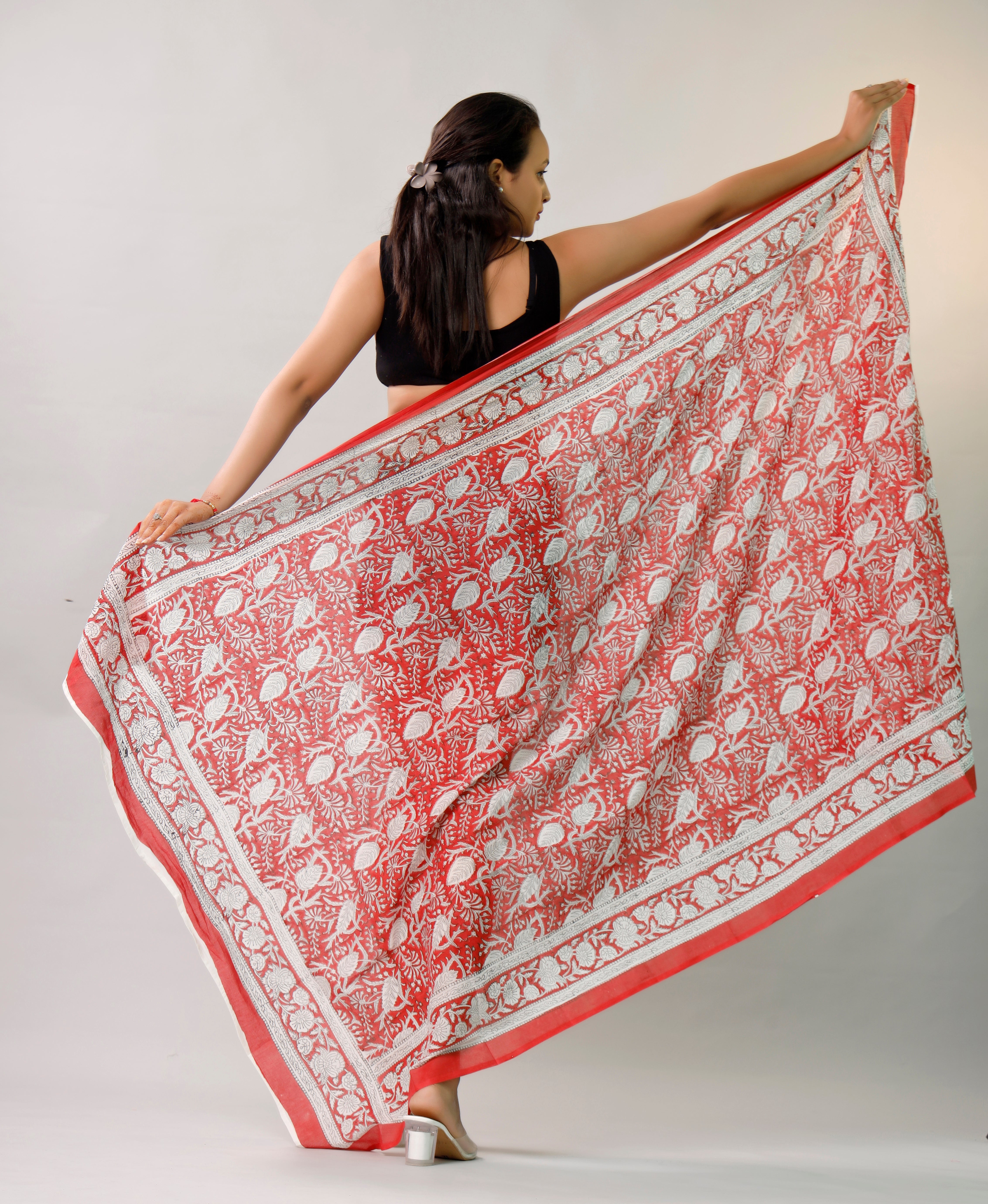 Women’s Cotton Floral Sarong, Lightweight Boho Beach Wrap, Indian Printed Pareo Scarf for Summer Travel